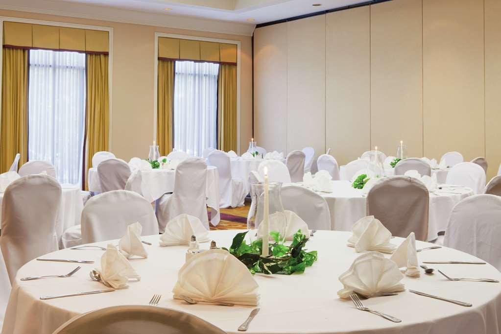 Doubletree By Hilton Atlanta Airport Hotell College Park Restaurant bilde