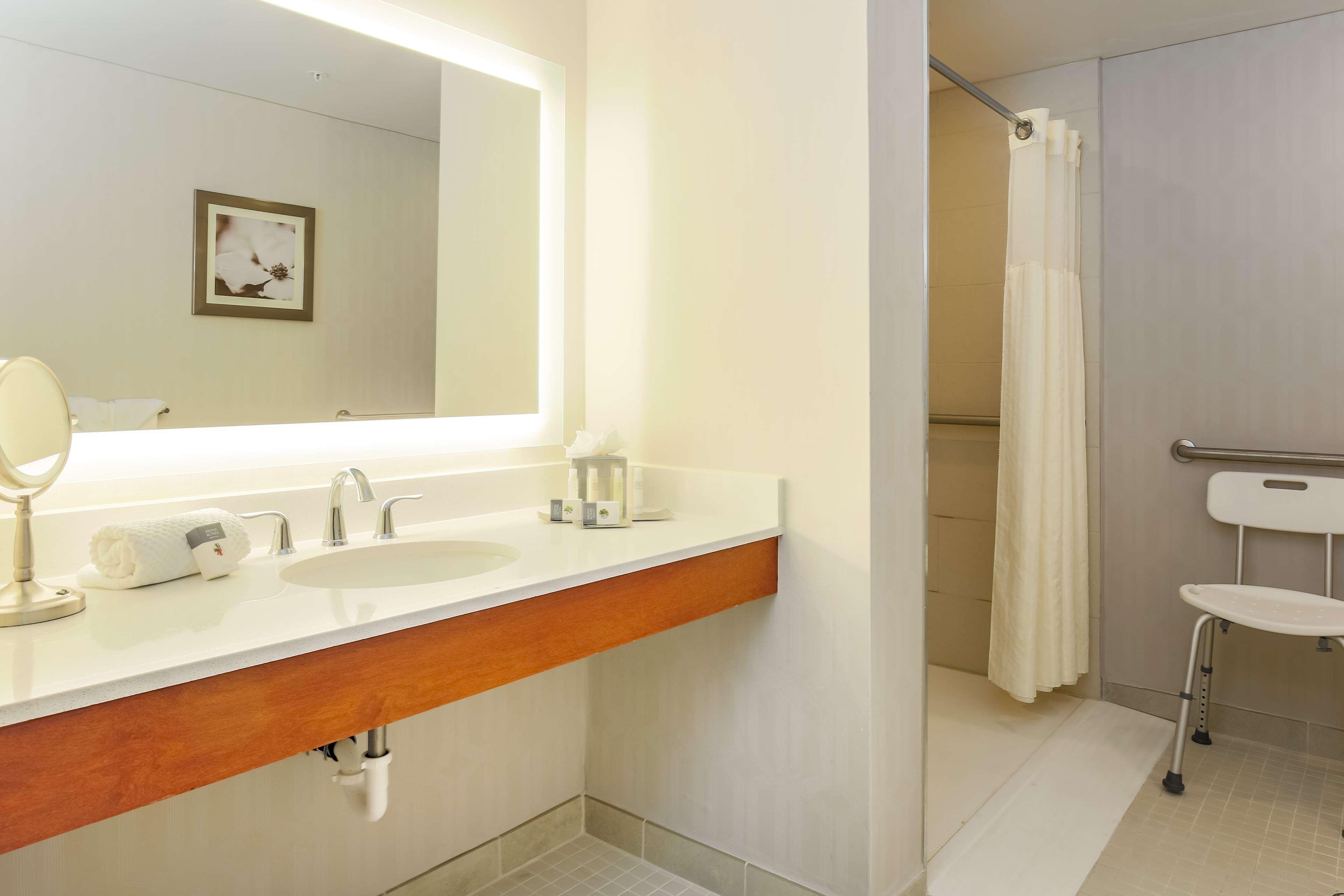 Doubletree By Hilton Atlanta Airport Hotell College Park Eksteriør bilde