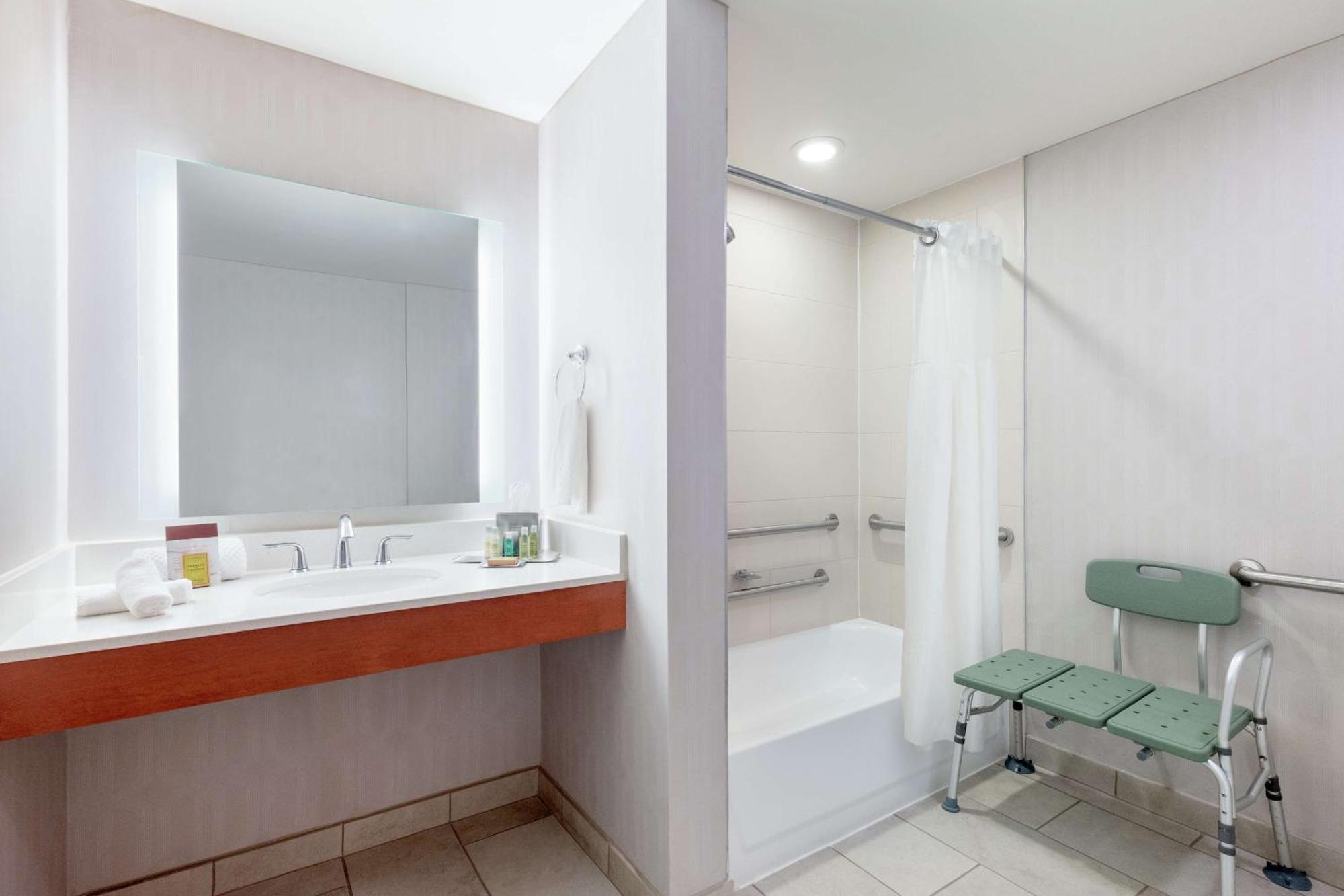 Doubletree By Hilton Atlanta Airport Hotell College Park Eksteriør bilde