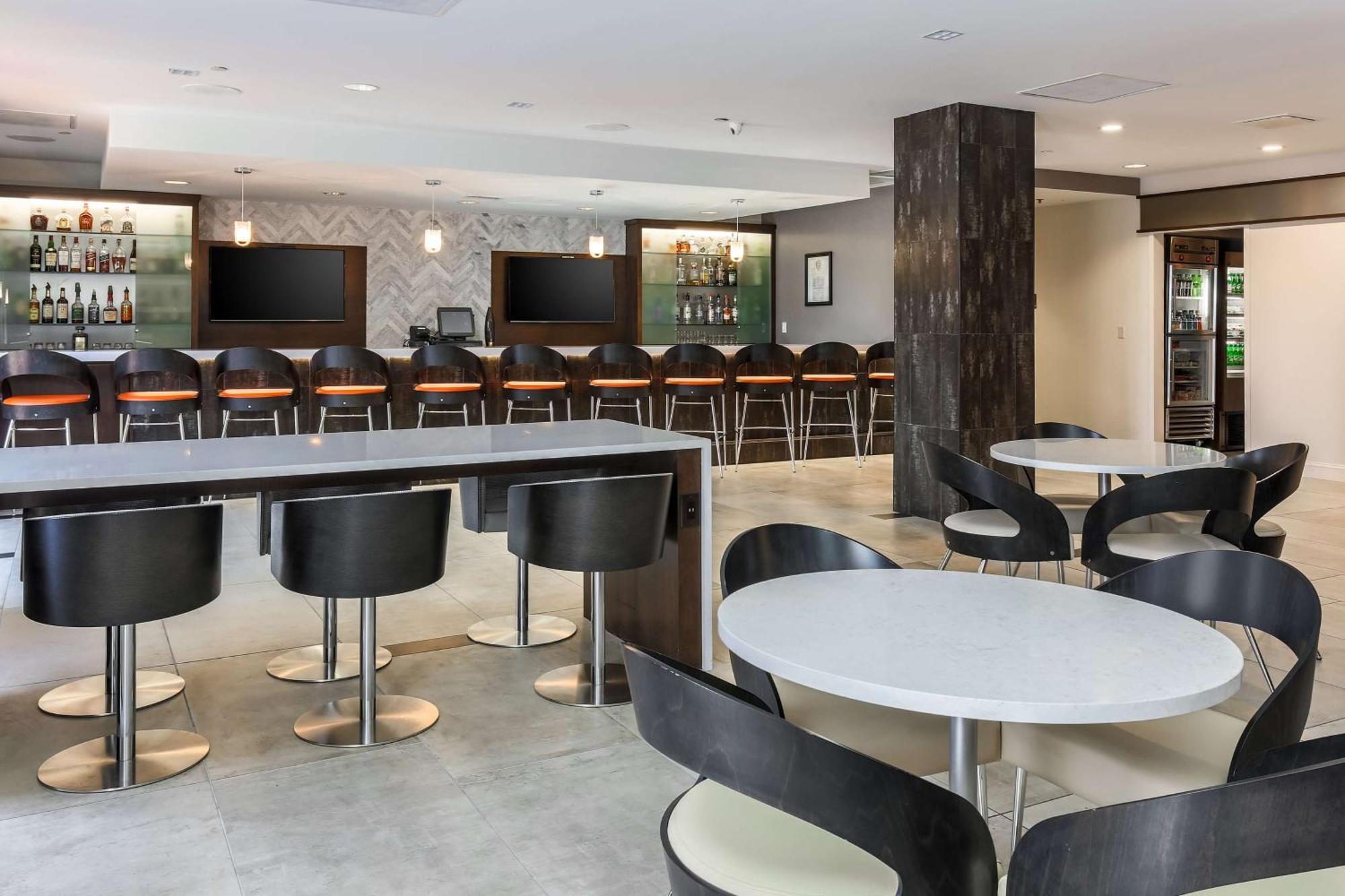 Doubletree By Hilton Atlanta Airport Hotell College Park Eksteriør bilde