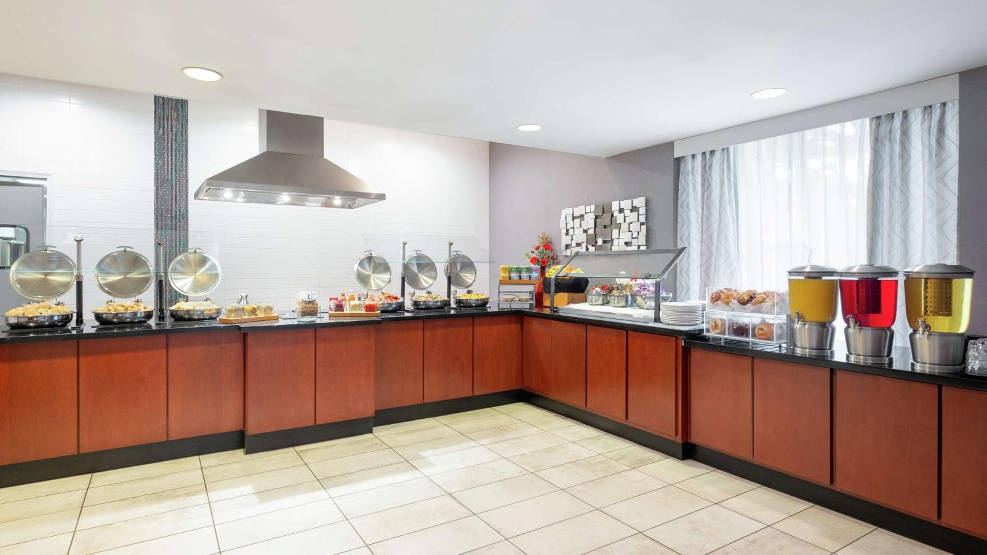 Doubletree By Hilton Atlanta Airport Hotell College Park Eksteriør bilde